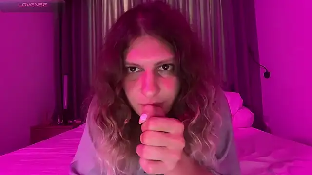 AlicePinkhead webcam