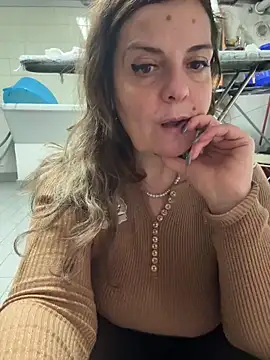 sunbelxx - Sunbelxx's free webcam - UK Sex Cams