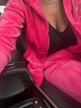 LovingBlondie webcam