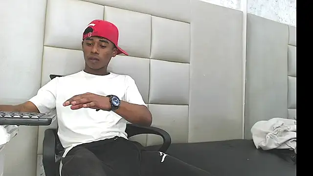 tonnymarck - TonnyMarck's free webcam - UK Sex Cams