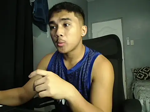 pinoyAdrianneXXX webcam