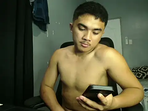 pinoyAdrianneXXX webcam