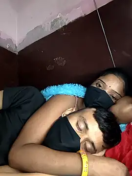 couplegk71 from StripChat is Freechat