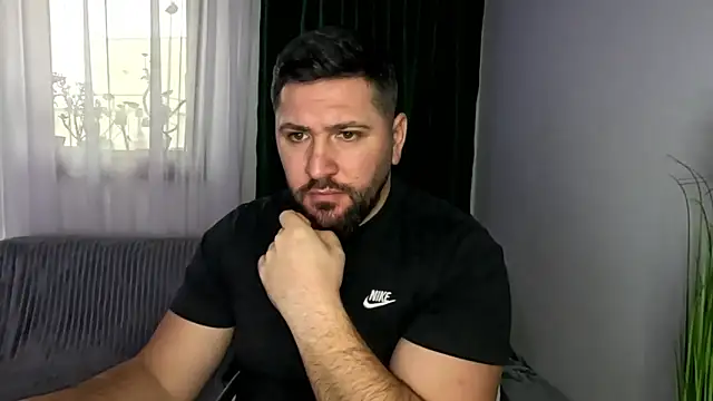 Gold_Alpha_Boy webcam