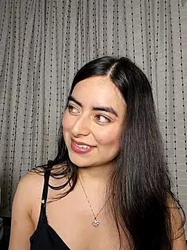 Webcam Model (saasha_Petit)  is live.Free join now!