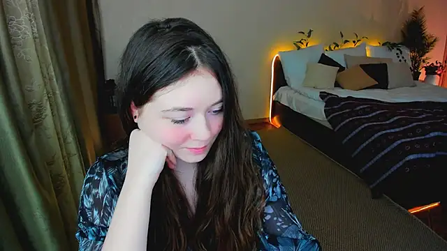 AlluringLookk webcam