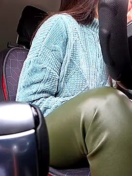 sexy7883 (Ask my age) - Vibratemi al bar @topless al bar