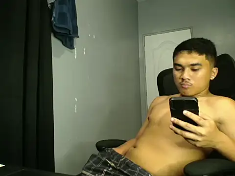 pinoyAdrianneXXX webcam
