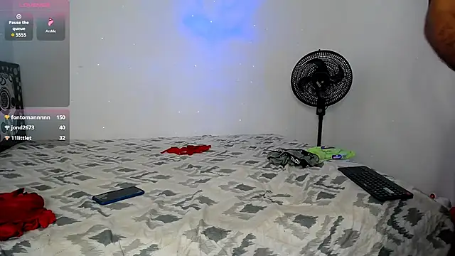 Billie_Eilish___ webcam