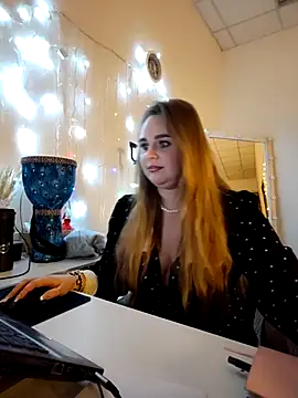 Juicy_PeachLux webcam