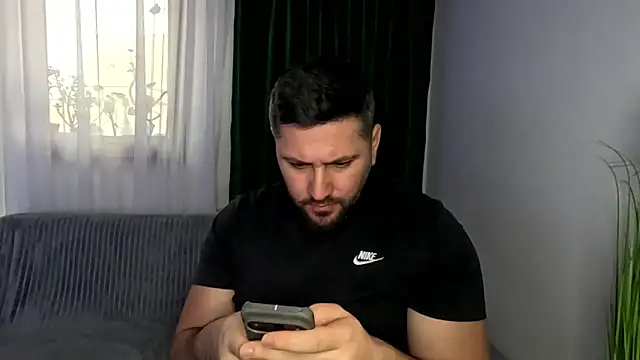 Gold_Alpha_Boy webcam