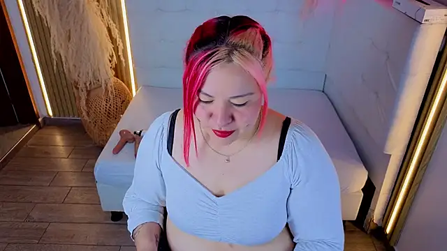 Bruja__Scarlata webcam