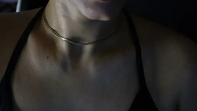 -AyeshaSinghania- webcam