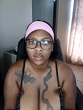 CuteHoney92 webcam