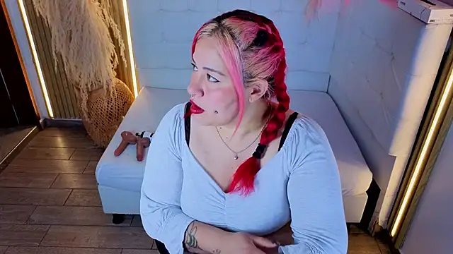 Bruja__Scarlata webcam