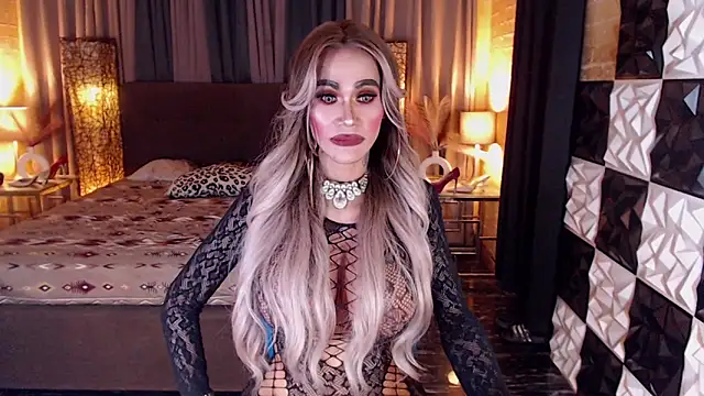 MonstrousCockDiva webcam