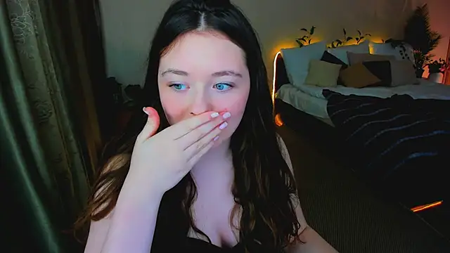 AlluringLookk webcam