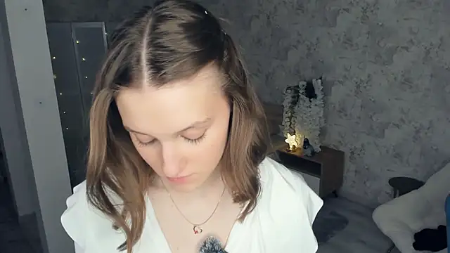 liannebynon - LianneBynon's free webcam