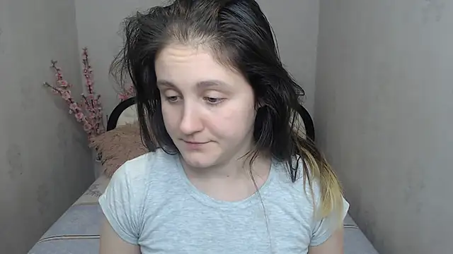 Holliy_Cooper webcam