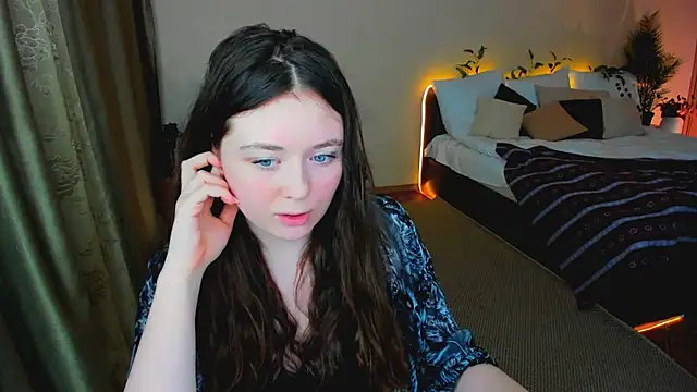 AlluringLookk webcam