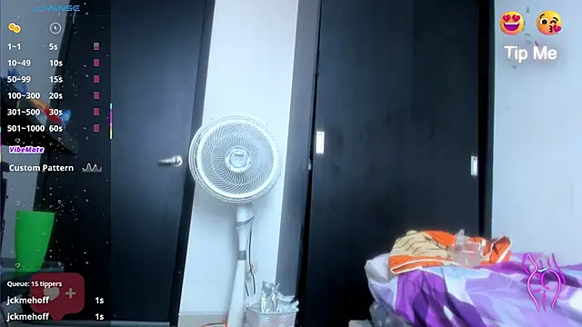 Alicia_Whitee webcam