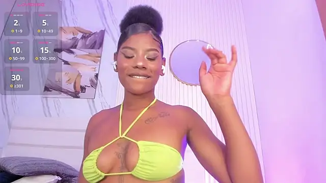 Afro_Luna webcam