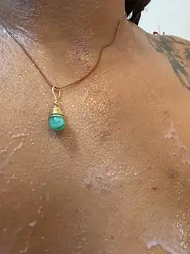 hannagarces (F young) - milk in my pussy