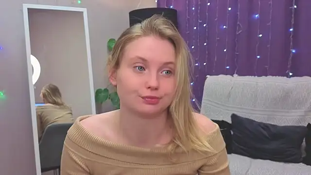 sweet_m1la - Sweet_M1la's free webcam