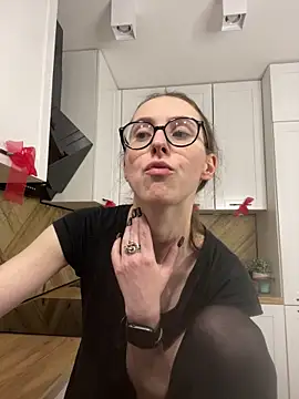 martiniiselenna - MartiniiSelenna's free webcam - UK Sex Cams