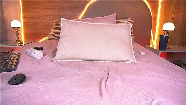 alexaa_walker webcam