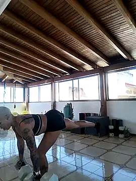 Alison_fitness webcam