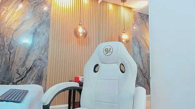 beca_winn - Beca_winn's free webcam - UK Sex Cams