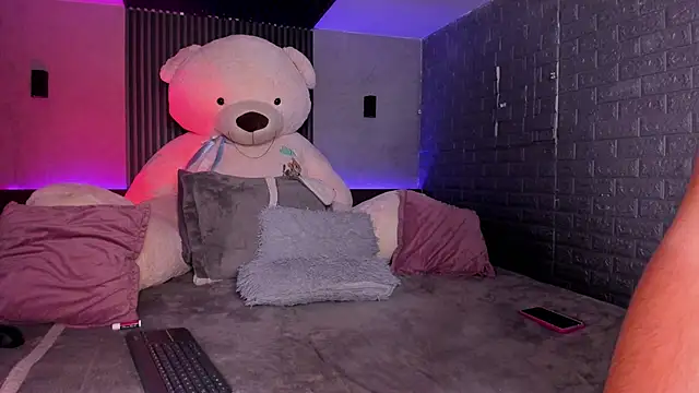 magic_ivone - Magic_ivone's free webcam - UK Sex Cams