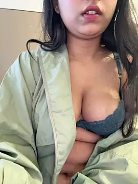 Webcam Model (ScarletAss)  is live.Free join now!