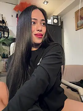 bigdominamia - BigDominaMia's free webcam