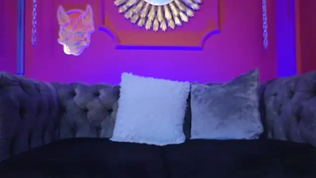 Julieta_Russell webcam