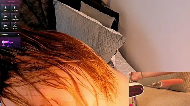 Preview of zoe_hugeboobs