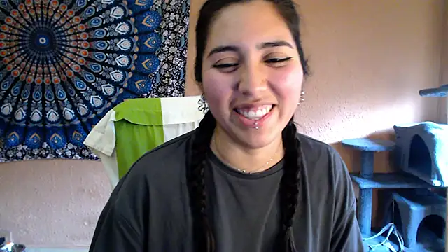 IntimateTales webcam