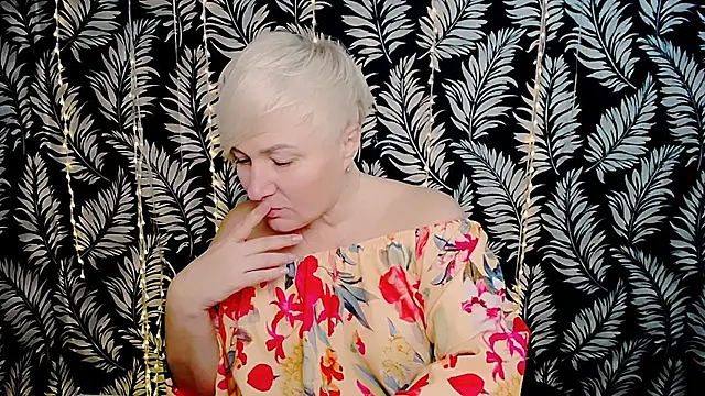 Olivia_playful webcam