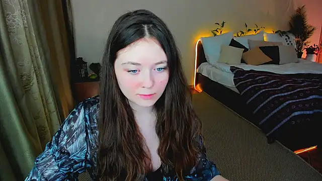 AlluringLookk webcam