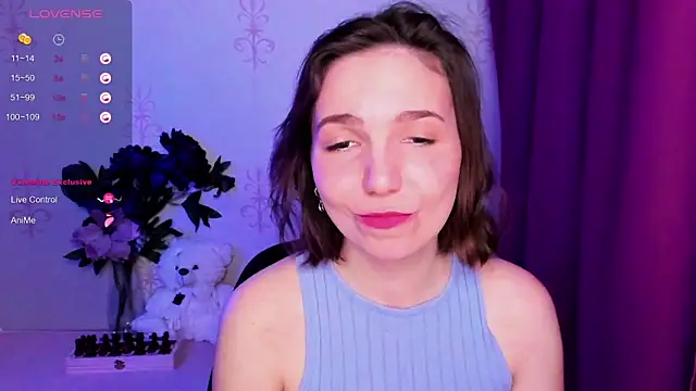 KindHazelHere_ webcam