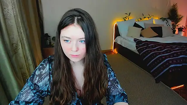 AlluringLookk webcam