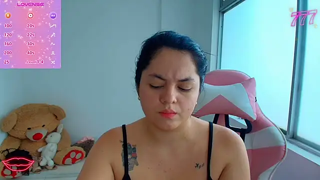 Danna_Saturnitee webcam