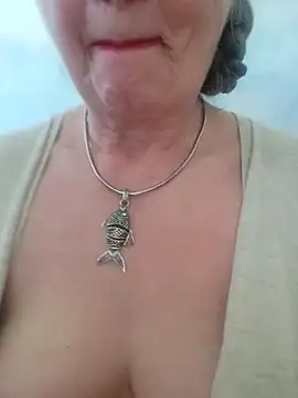 Webcam Model (Hot-Muci)  is live.Free join now!