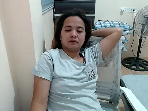 xTheLastVIRGINx webcam