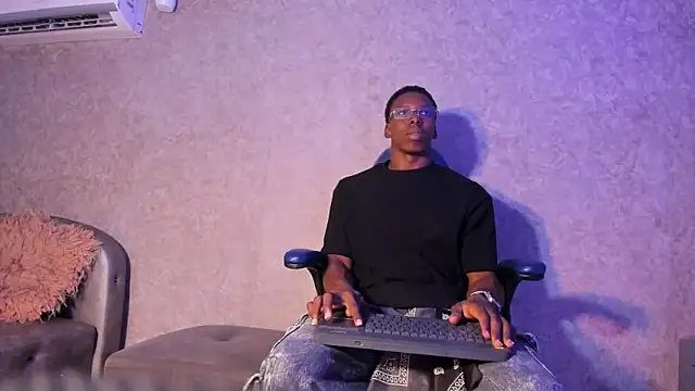 mike_aly - Mike_aly's free webcam - UK Sex Cams