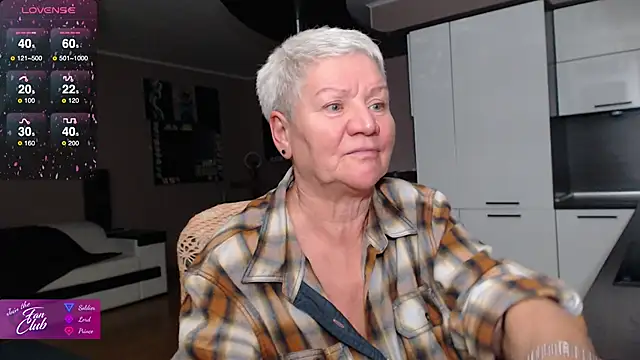 roxana_brooks (F mature) - make my boobs wet