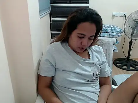 xTheLastVIRGINx webcam