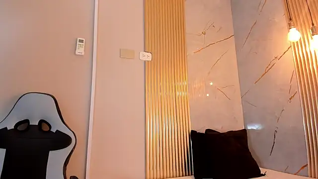 angie_harmony webcam