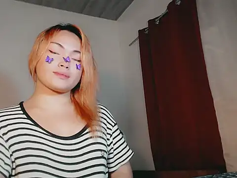 ur_babyjamella webcam